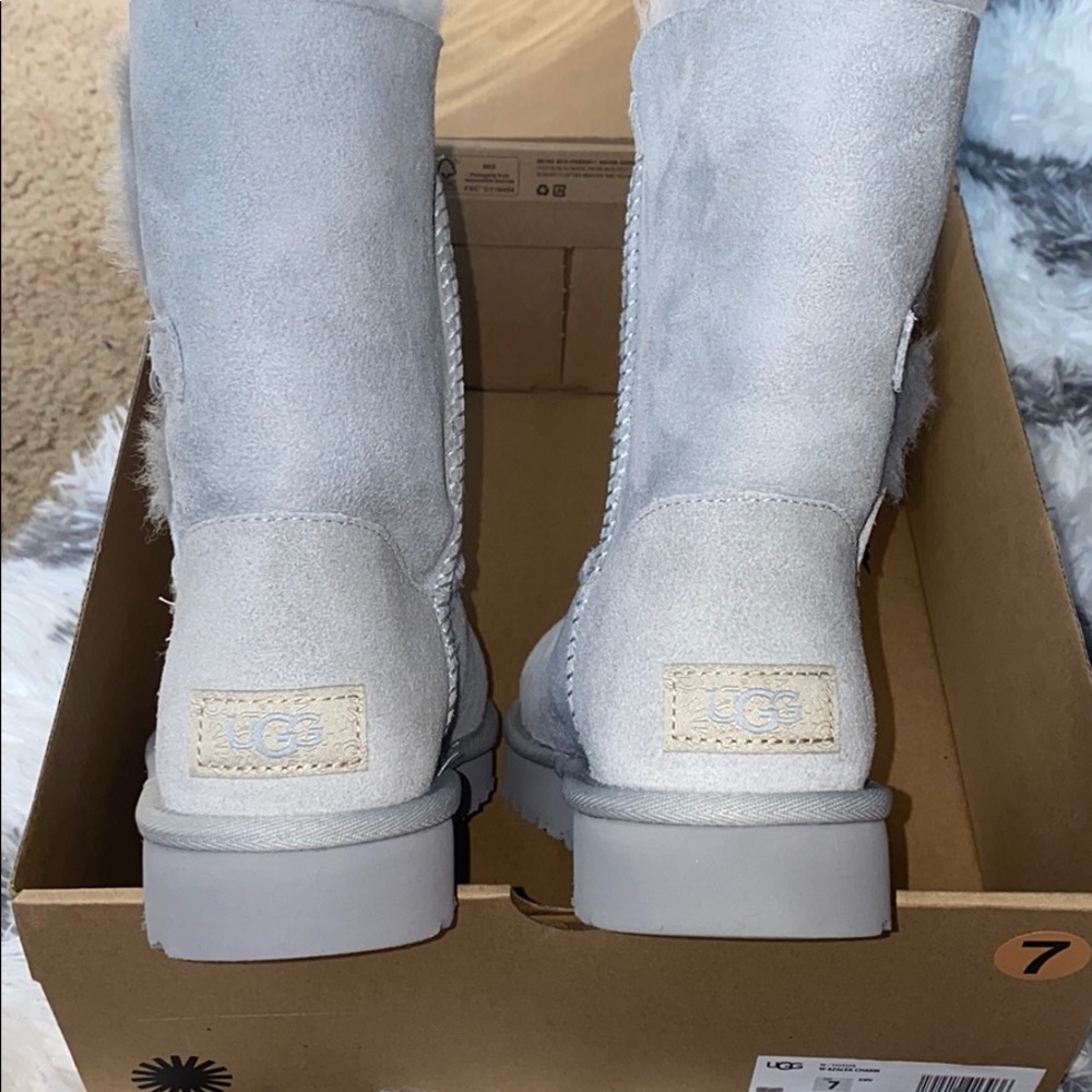 Uggs - Picture 6 of 6